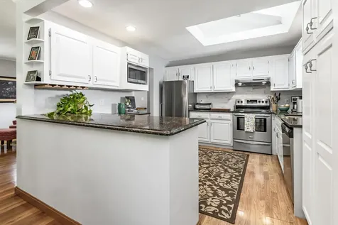 6 Currier Drive Londonderry NH 03053