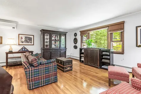 6 Currier Drive Londonderry NH 03053