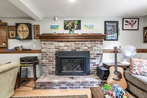 6 Currier Drive Londonderry NH 03053