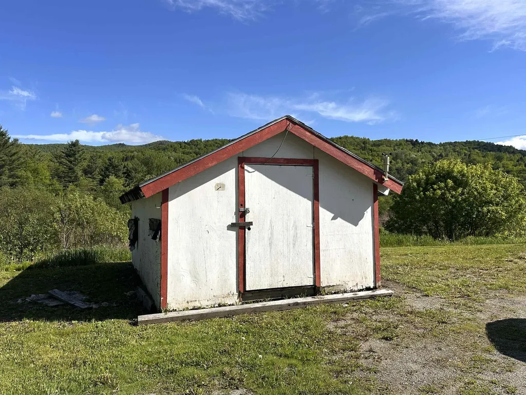12 Blakeville Road Eden VT 05652