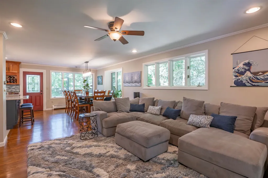 14 Wentworth Street Nashua NH 03060