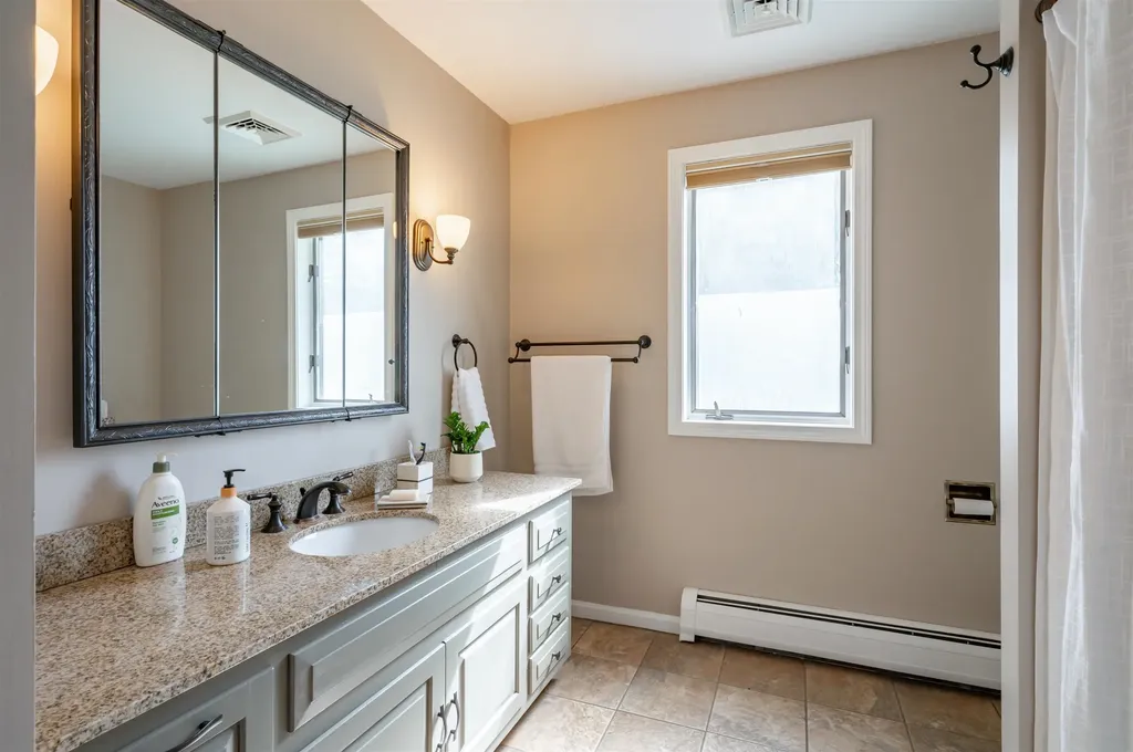 14 Wentworth Street Nashua NH 03060