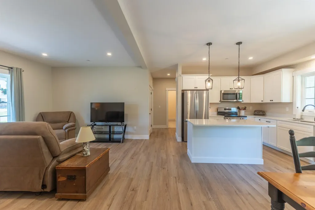4-8 Beaver Brook Way Pelham NH 03076