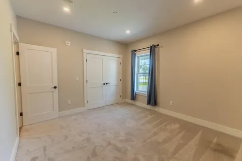 4-8 Beaver Brook Way Pelham NH 03076