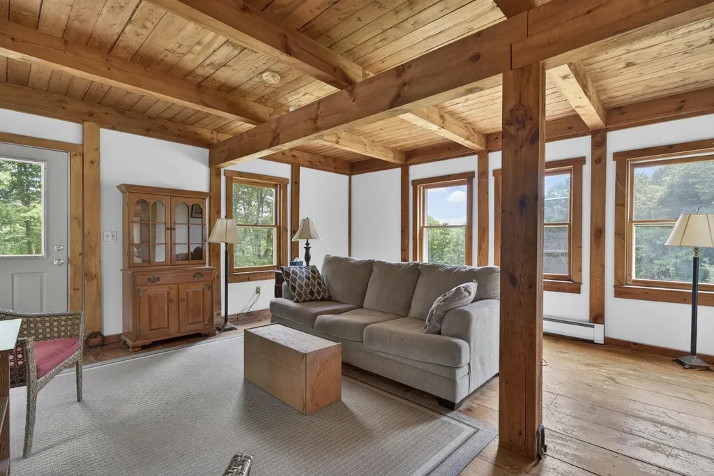133 Hackett Hill Road Hooksett NH 03106