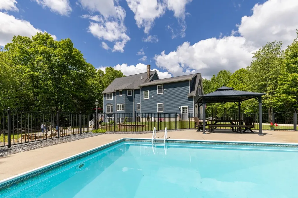 6 Shawns Way Somersworth NH 03878