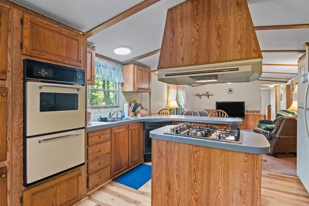 105 Eagle Ledge Loop Conway NH 03813
