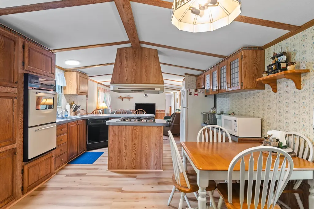 105 Eagle Ledge Loop Conway NH 03813