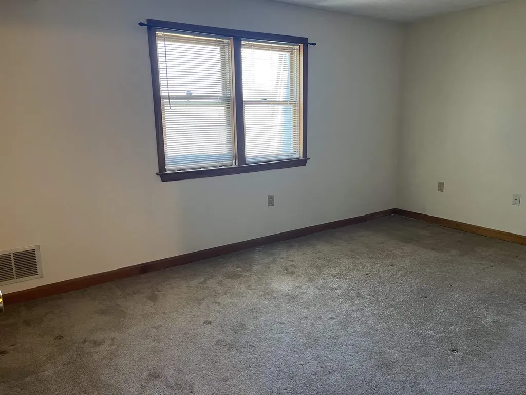 2 Roedean Drive Nashua NH 03063