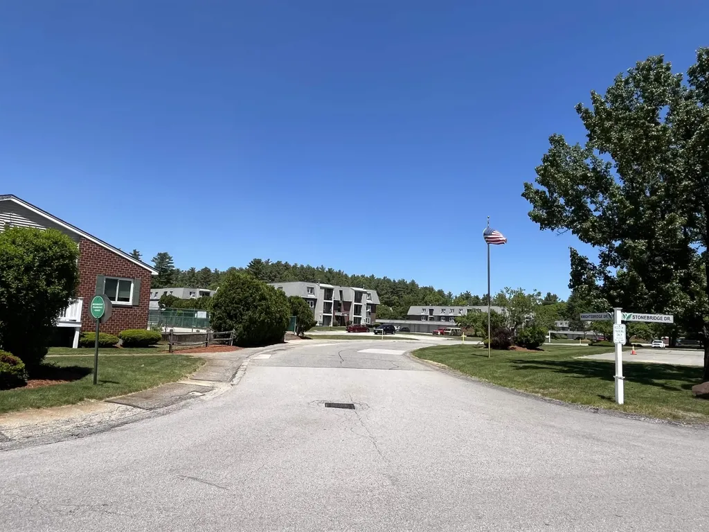 2 Roedean Drive Nashua NH 03063