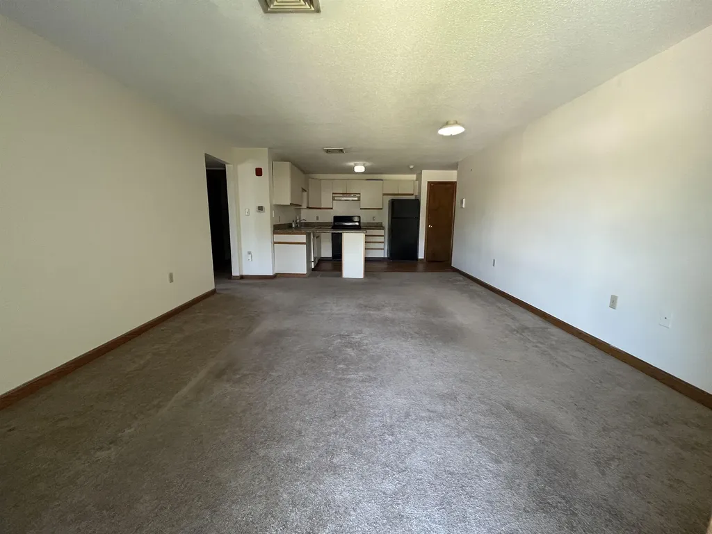 2 Roedean Drive Nashua NH 03063