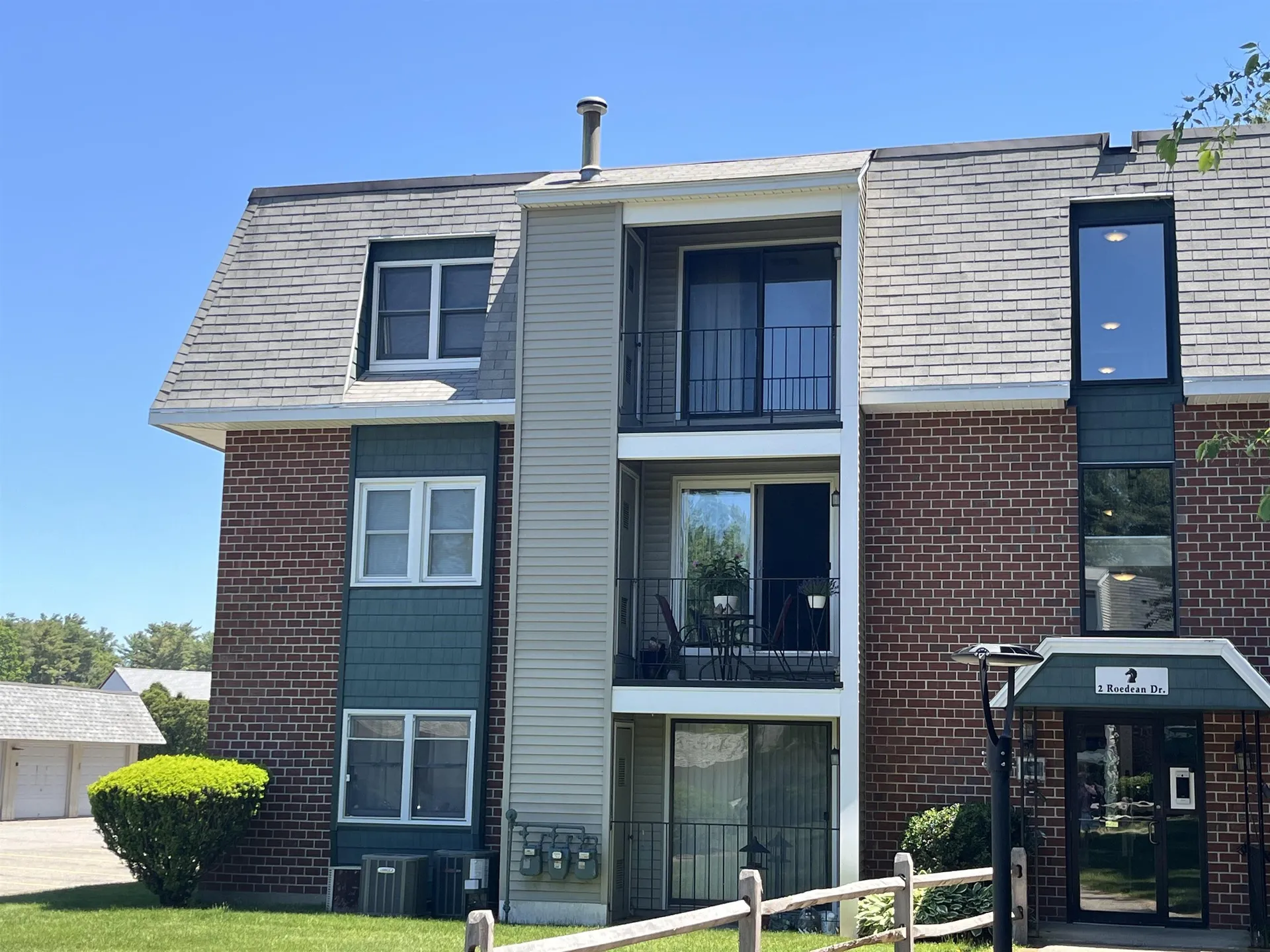 2 Roedean Drive Nashua NH 03063