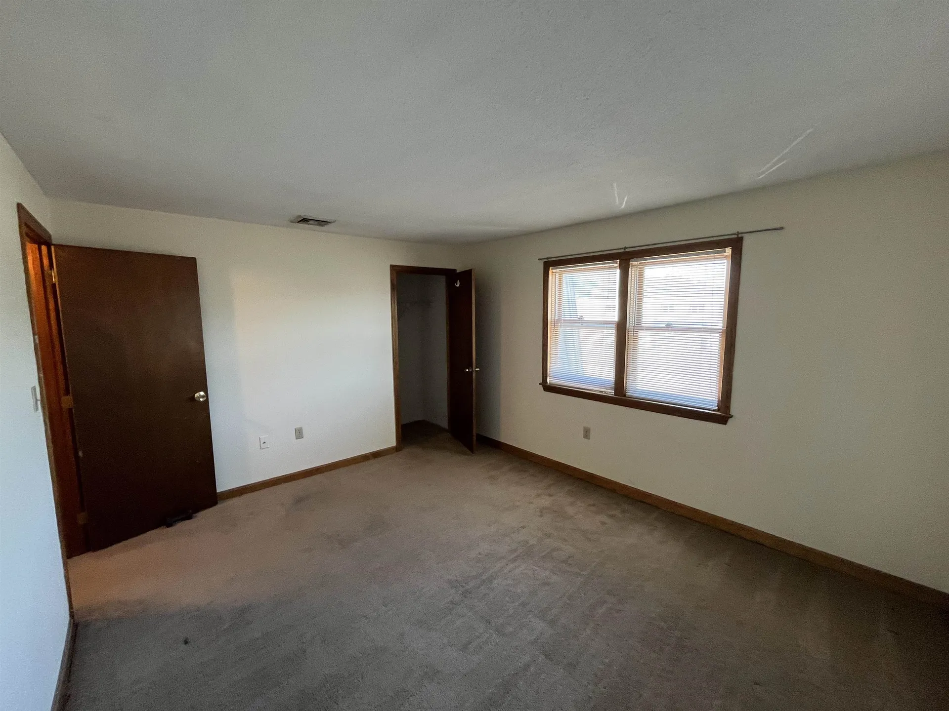 2 Roedean Drive Nashua NH 03063
