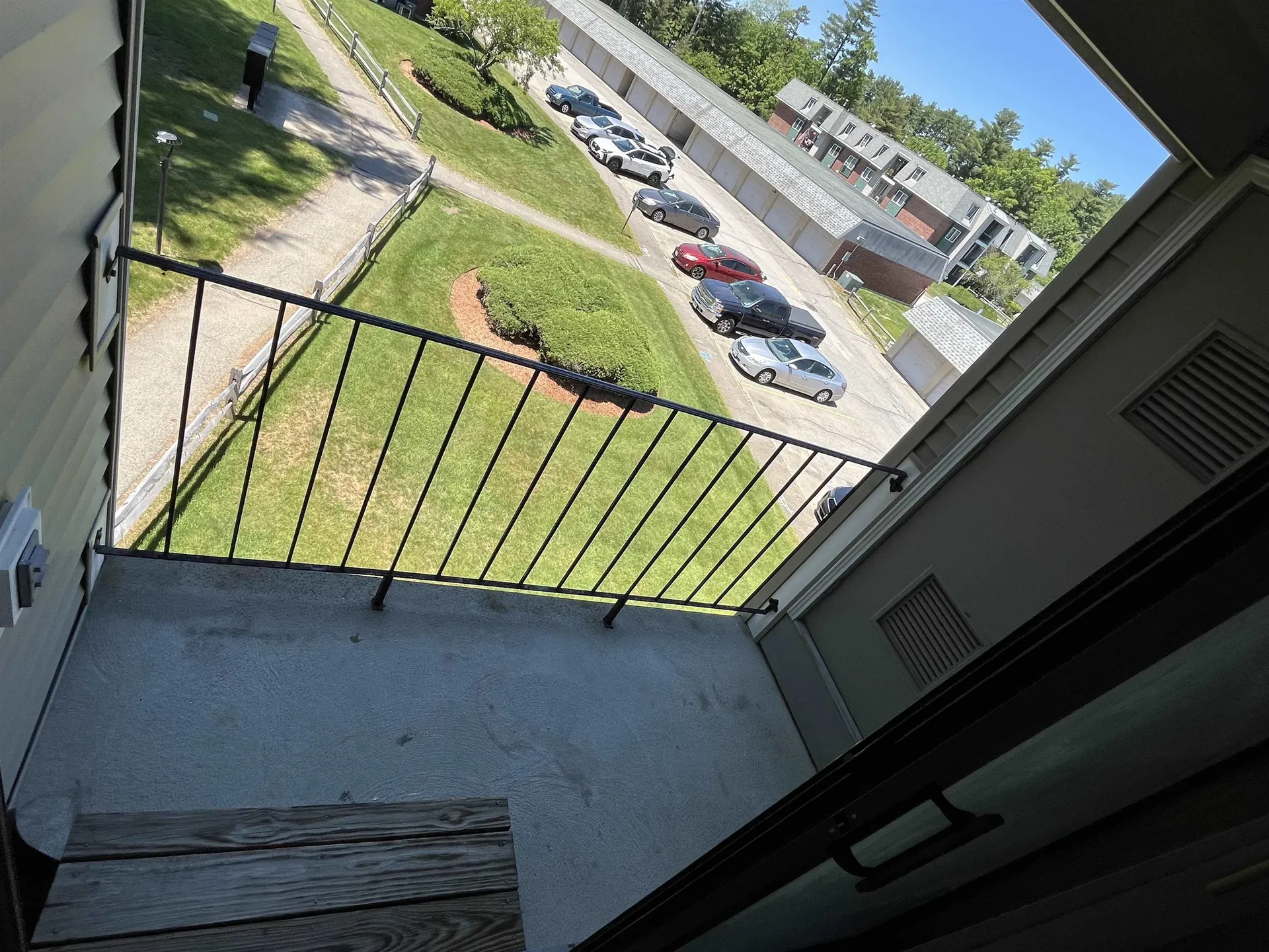 2 Roedean Drive Nashua NH 03063