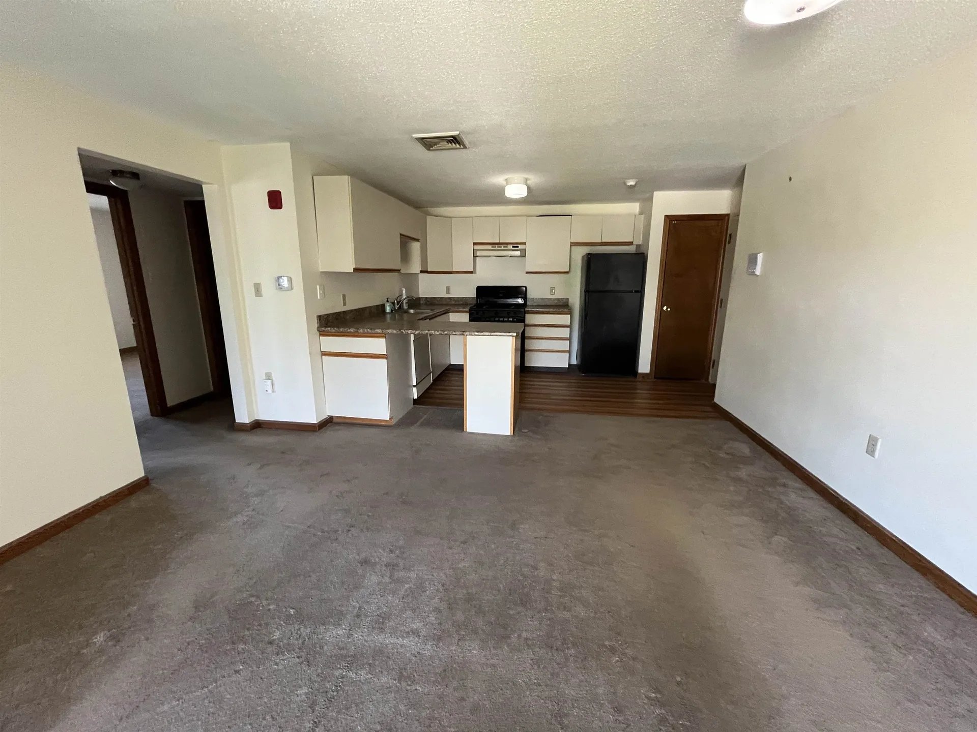2 Roedean Drive Nashua NH 03063