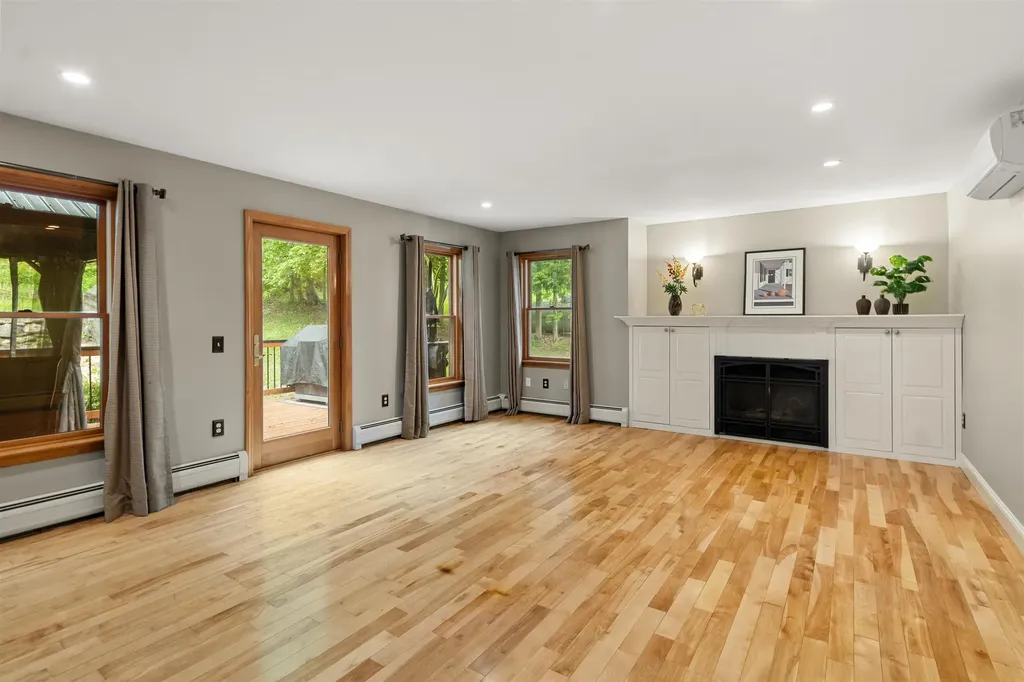 697 East Hill Road Richmond VT 05477