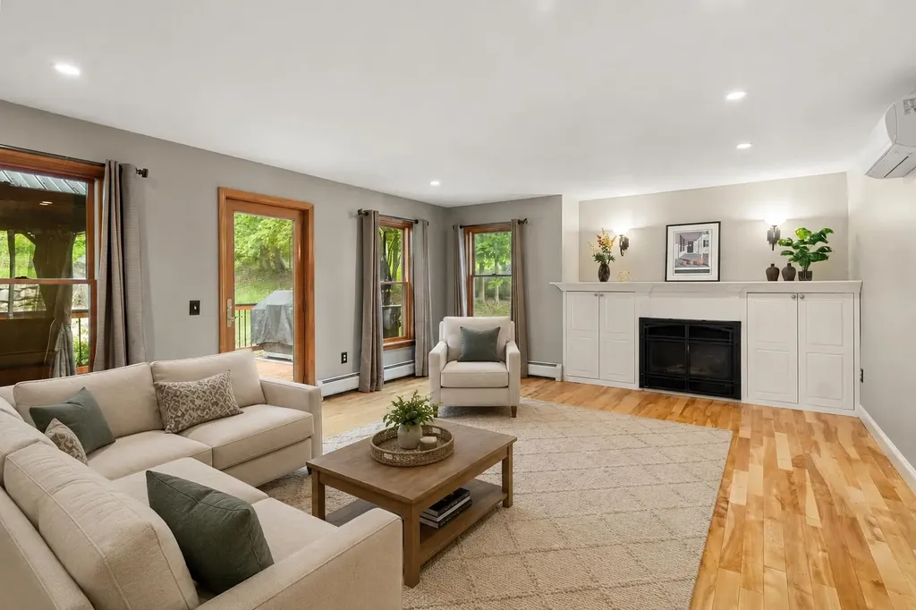 697 East Hill Road Richmond VT 05477