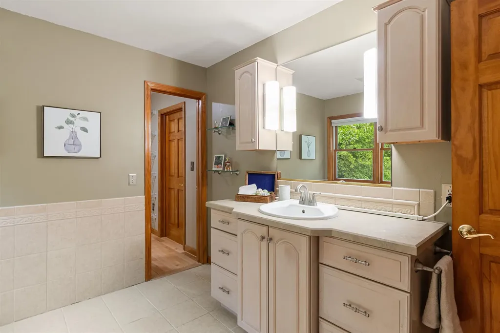 697 East Hill Road Richmond VT 05477