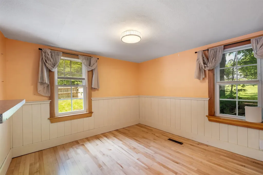 74 Glen Street Farmington NH 03835