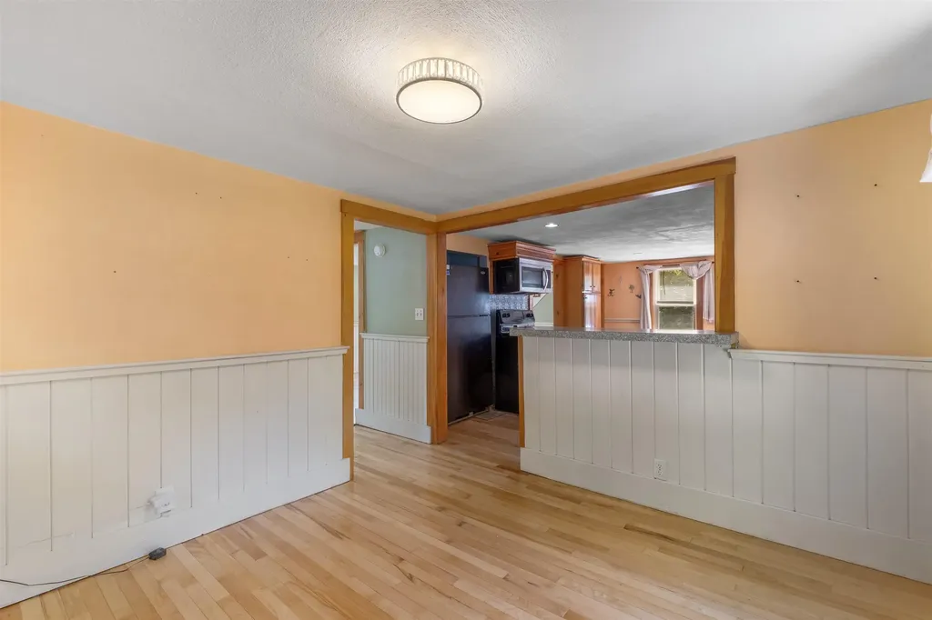 74 Glen Street Farmington NH 03835
