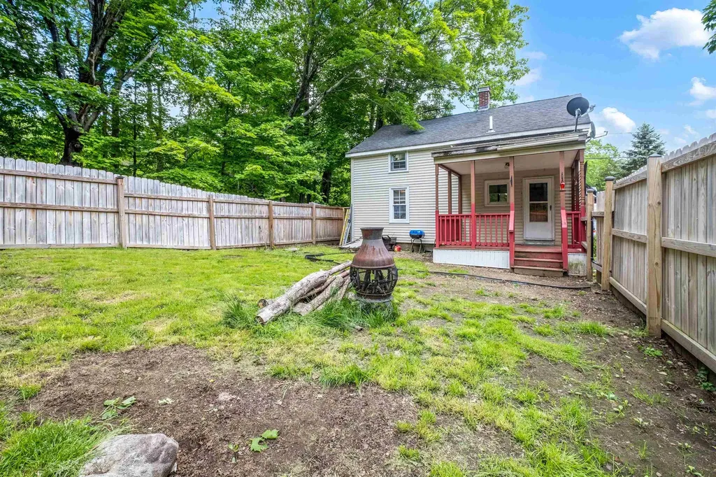 74 Glen Street Farmington NH 03835