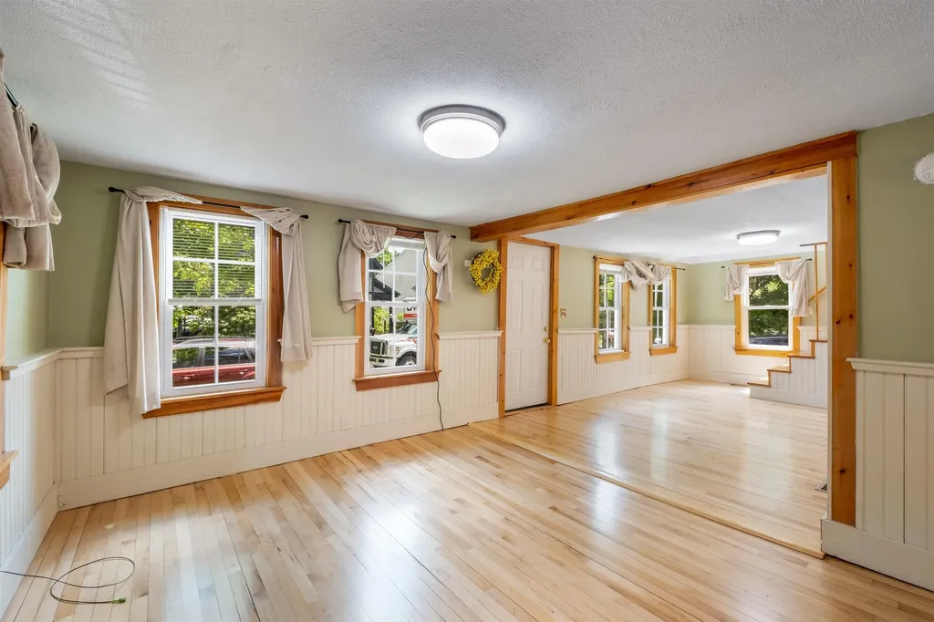 74 Glen Street Farmington NH 03835