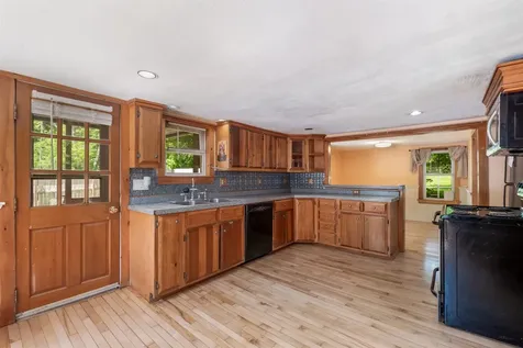 74 Glen Street Farmington NH 03835