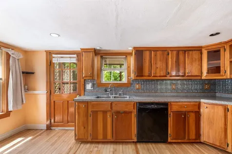 74 Glen Street Farmington NH 03835