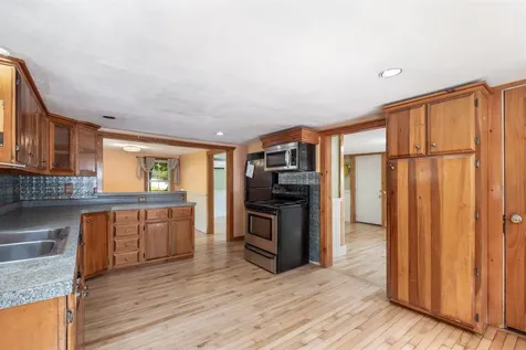 74 Glen Street Farmington NH 03835
