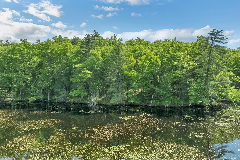 40 Norwood Road Salem NH 03079