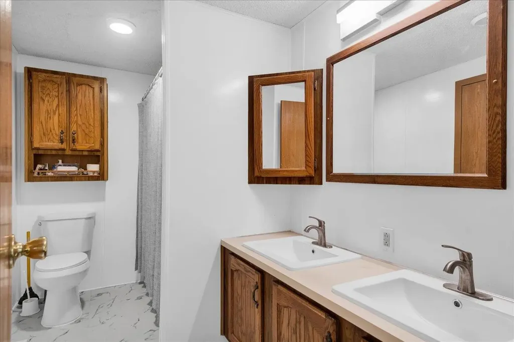 107 Williston Woods Road Williston VT 05495-9584
