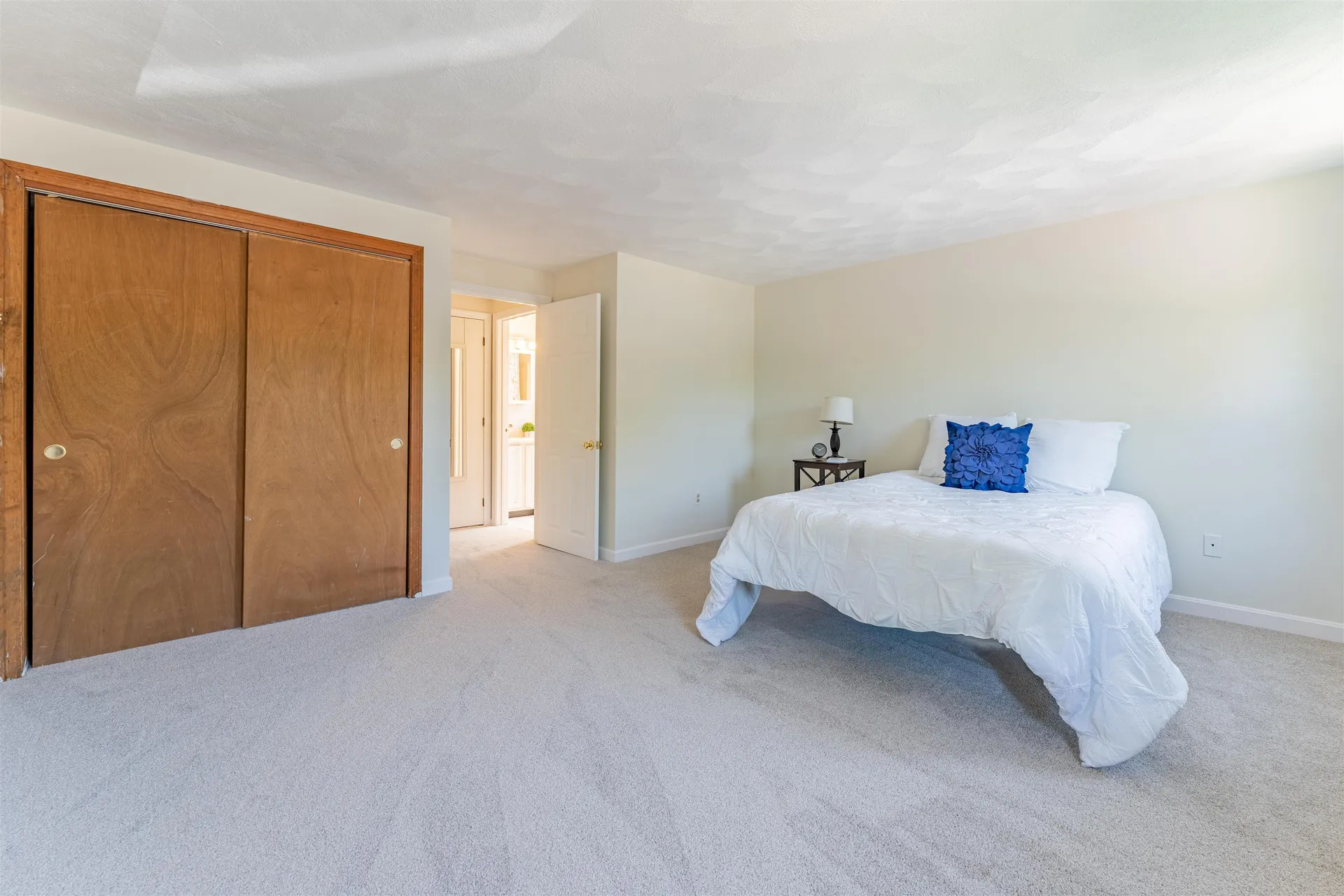111 Stonegate Lane Derry NH 03038