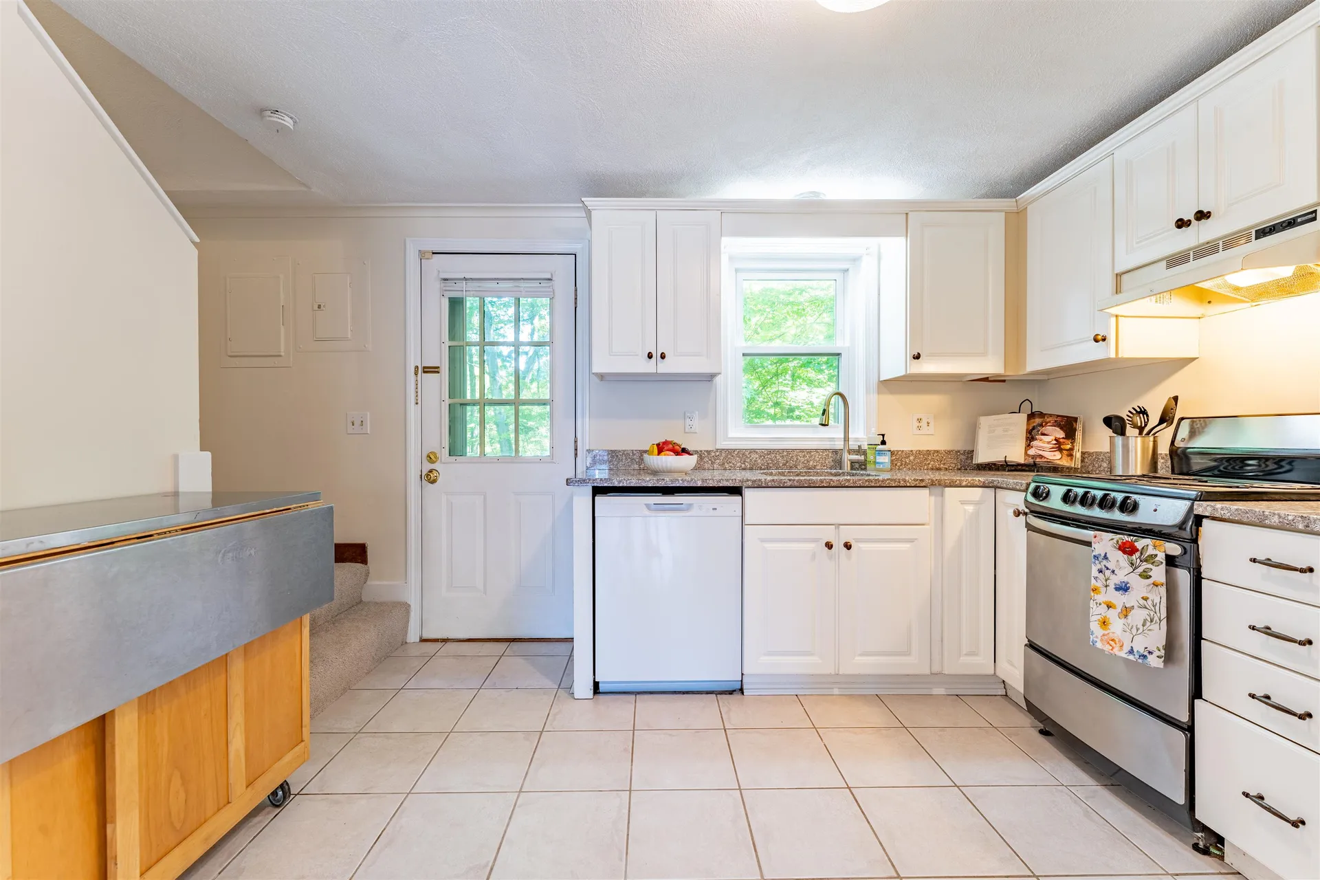 111 Stonegate Lane Derry NH 03038
