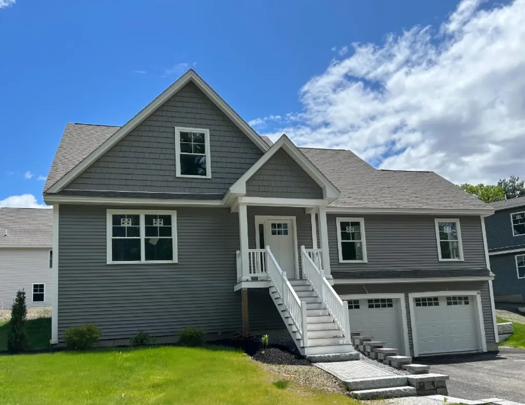 14 Juliana Avenue Nashua NH 03064