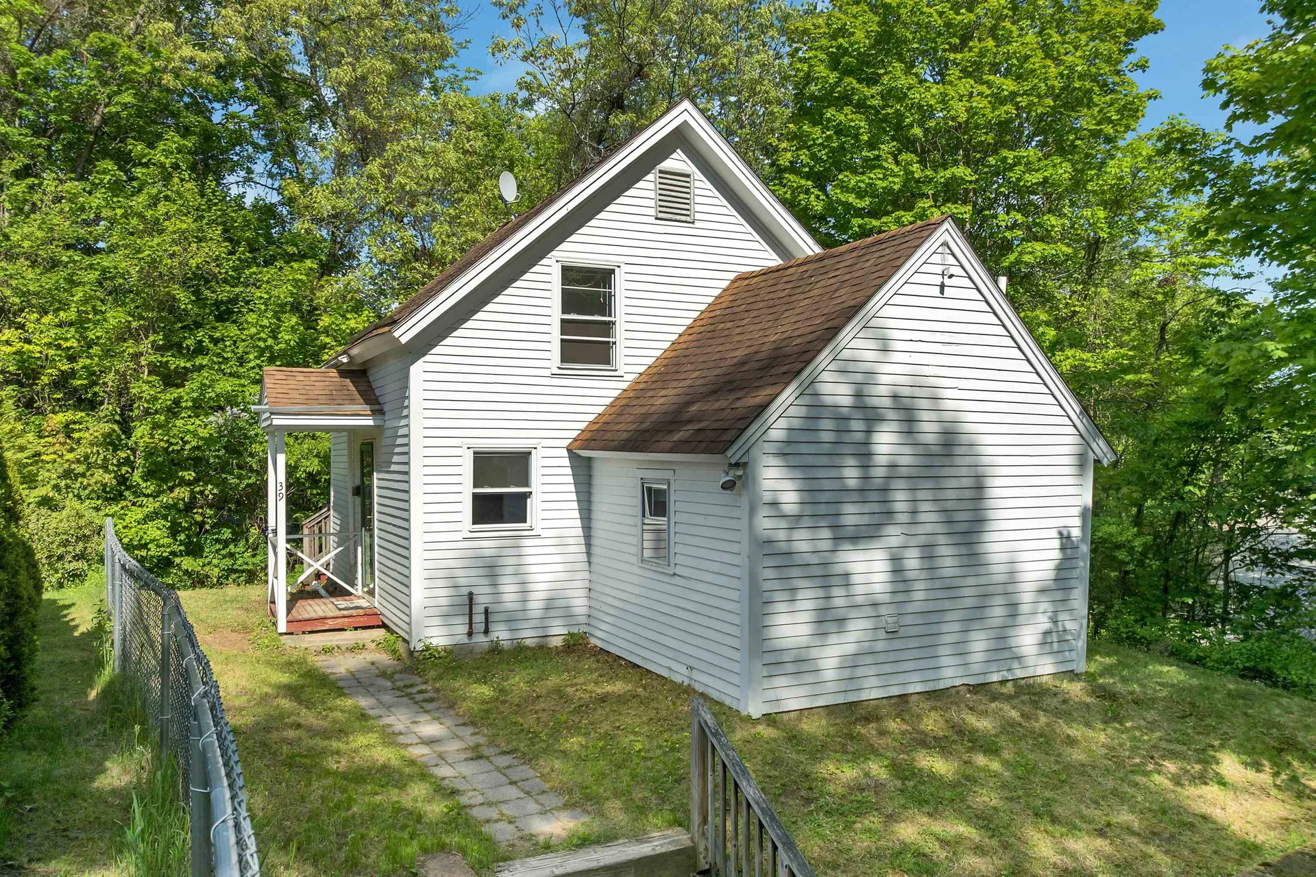 Franklin NH, 39 Summit Street