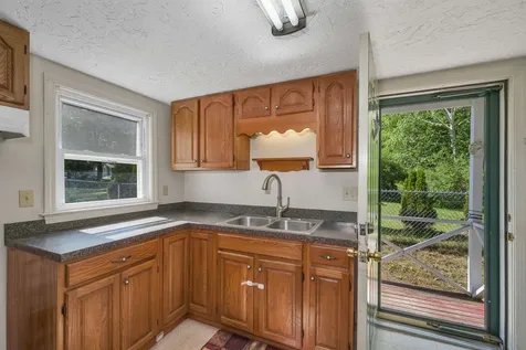 39 Summit Street Franklin NH 03235