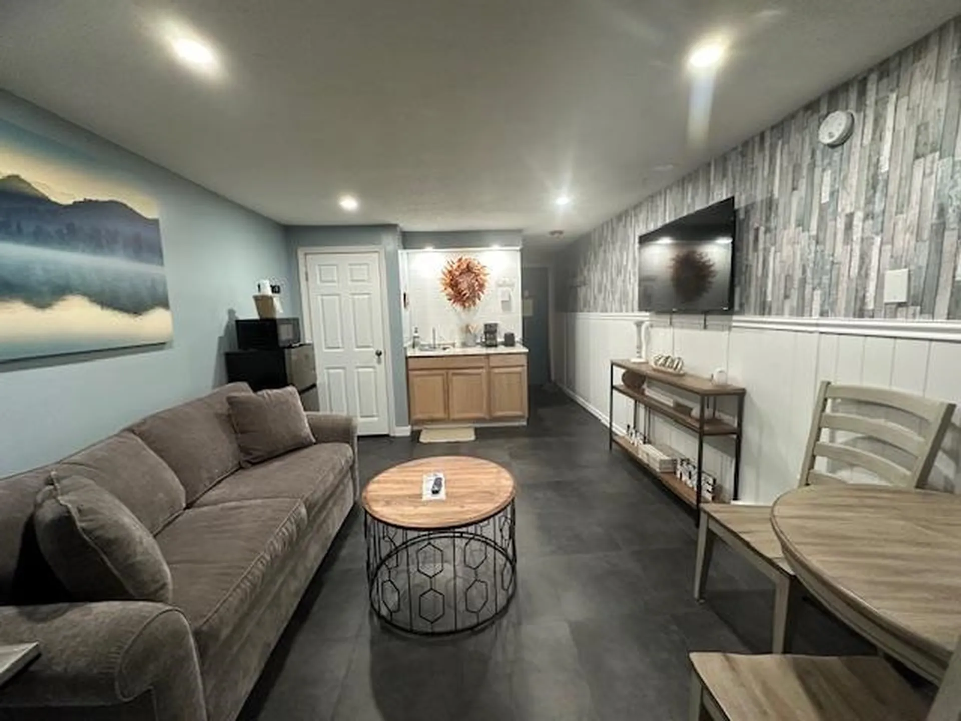 Conway NH, 2955 White Mountain Highway, Unit 124/E21