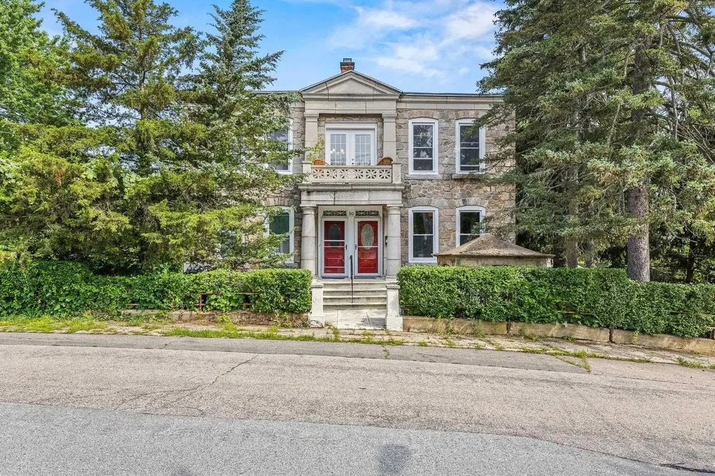30 Rosedale Avenue Manchester NH 03103