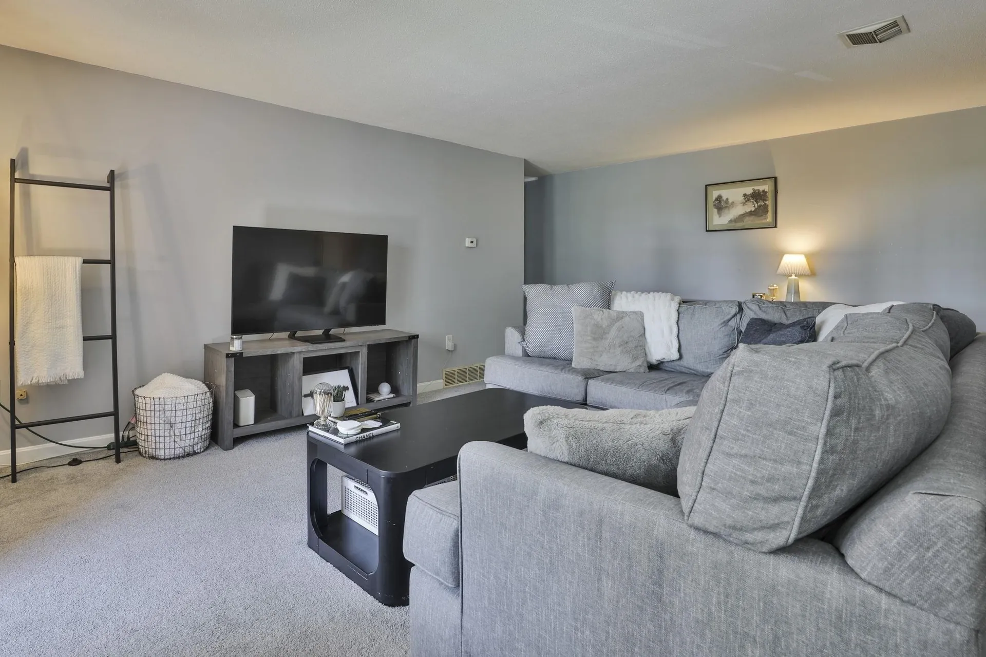 4 Louisburg Square Nashua NH 03060
