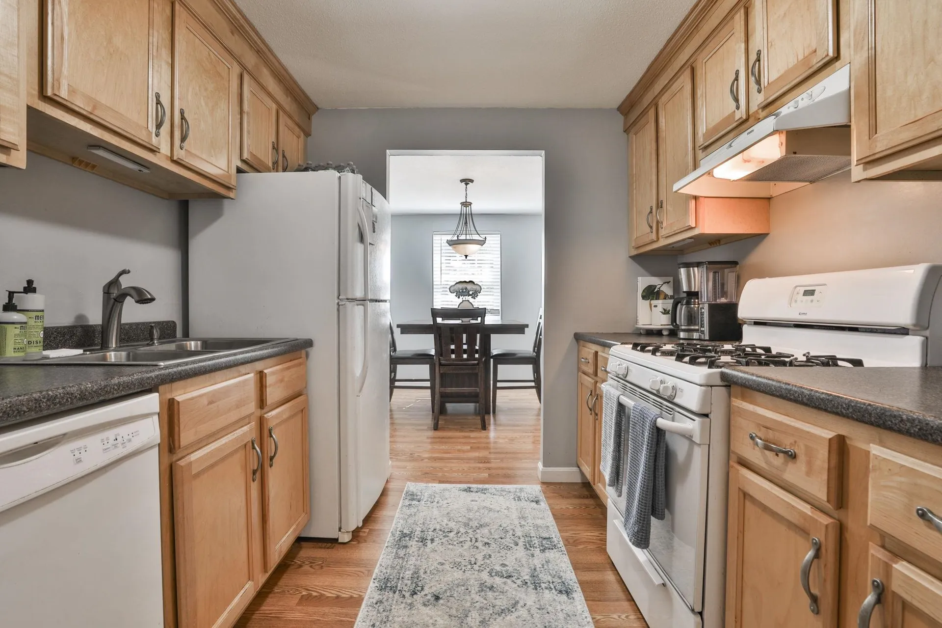 4 Louisburg Square Nashua NH 03060