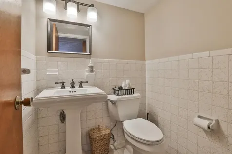 4 Unit 6 Louisburg Square Nashua NH 03060