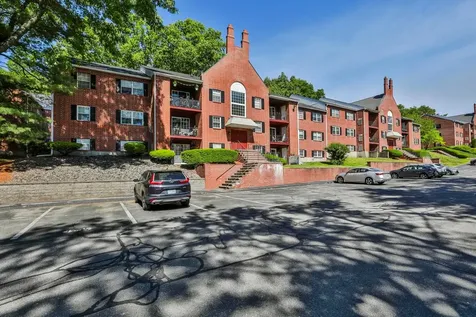 4 Unit 6 Louisburg Square Nashua NH 03060