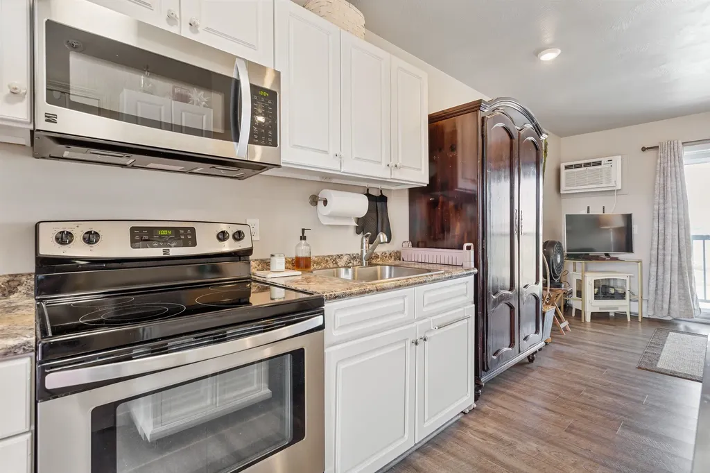 20 Brown Avenue Hampton NH 03842