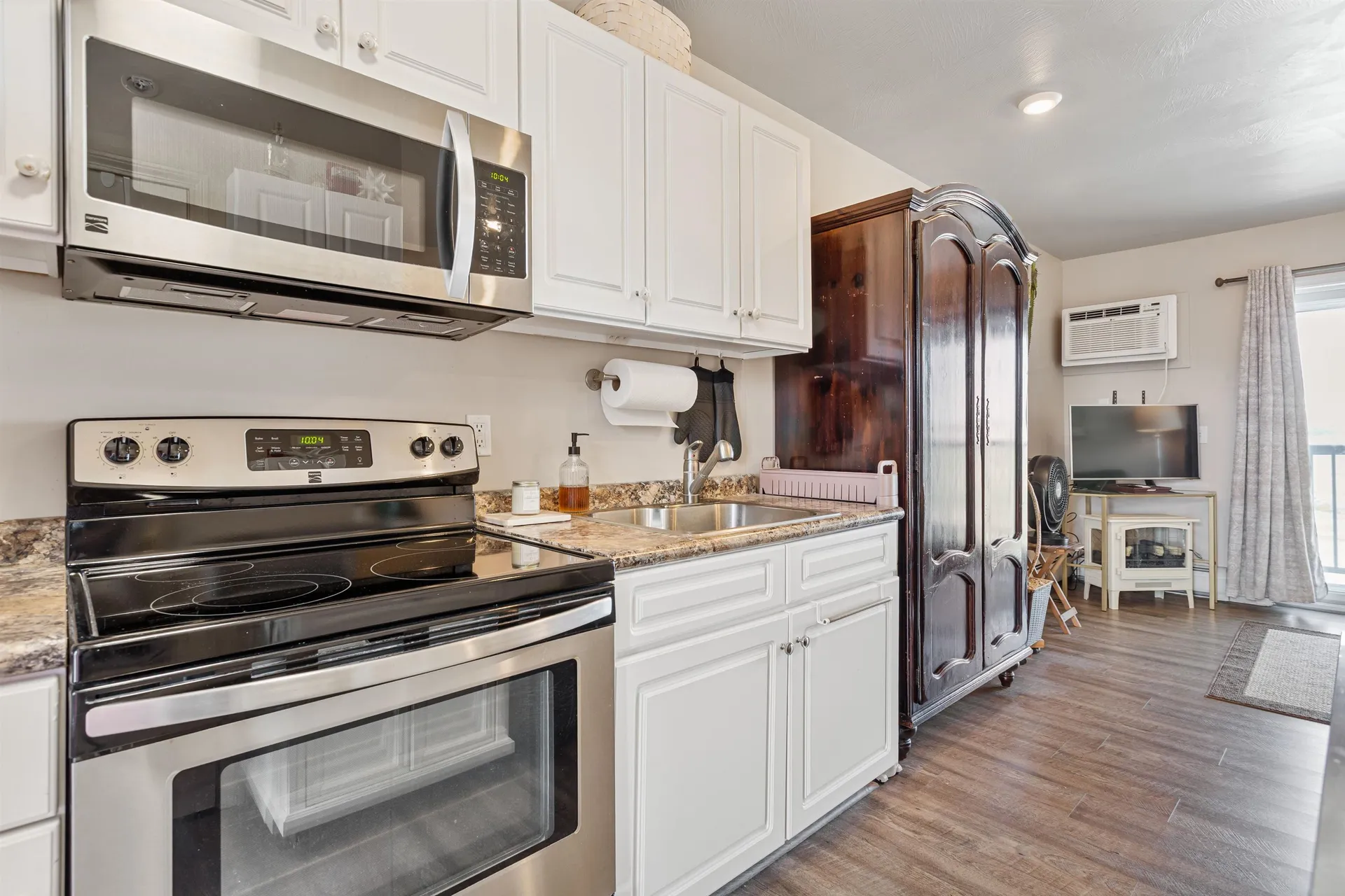 20 Brown Avenue Hampton NH 03842