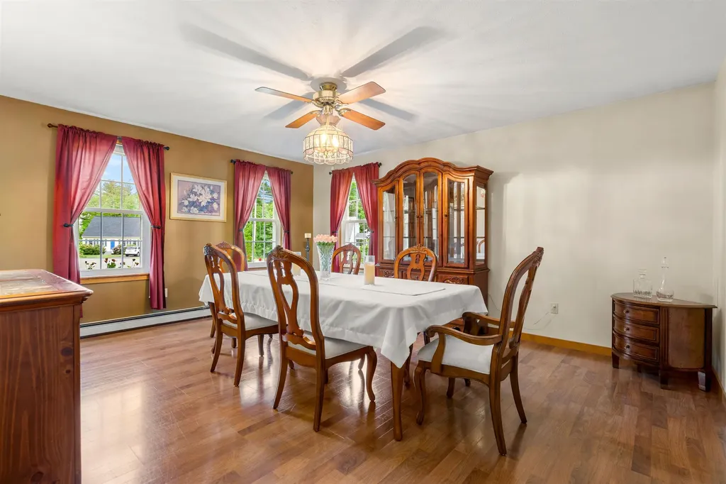 44 Brickyard Drive Litchfield NH 03052