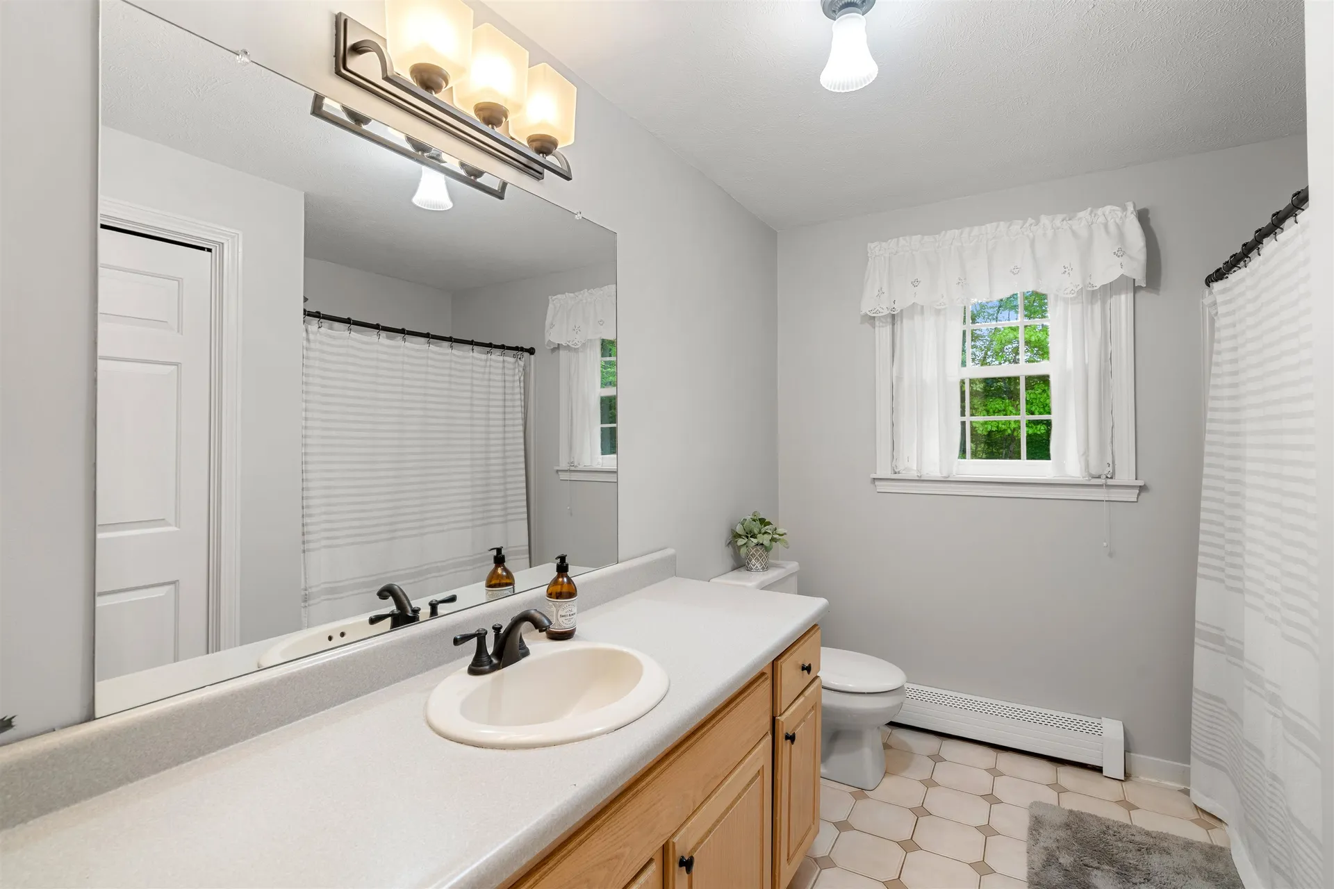 44 Brickyard Drive Litchfield NH 03052