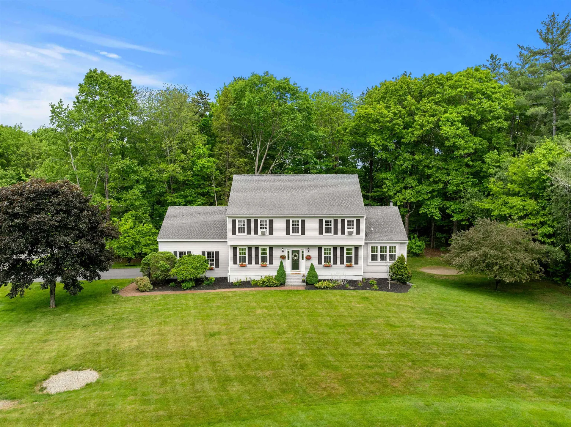 44 Brickyard Drive Litchfield NH 03052