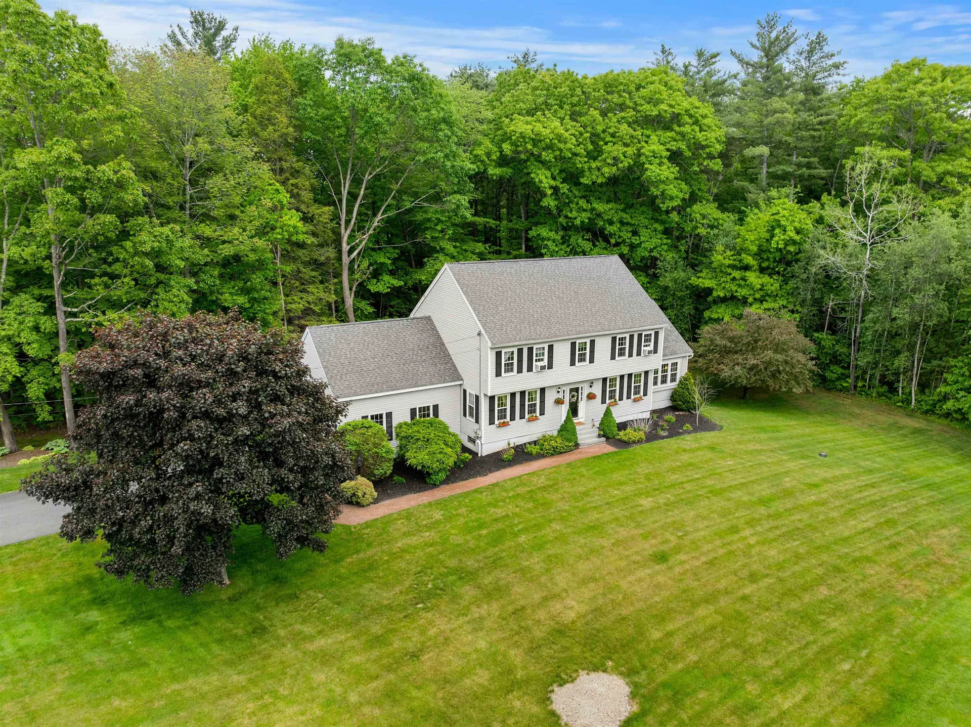 44 Brickyard Drive Litchfield NH 03052