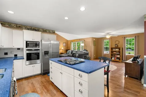 44 Brickyard Drive Litchfield NH 03052