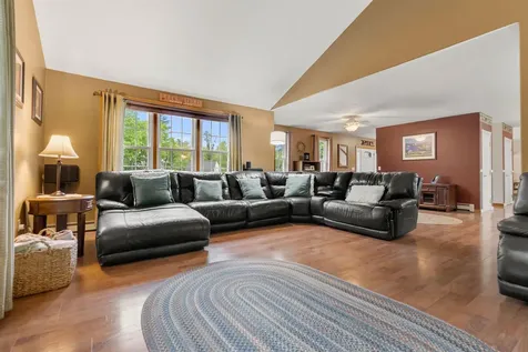 44 Brickyard Drive Litchfield NH 03052